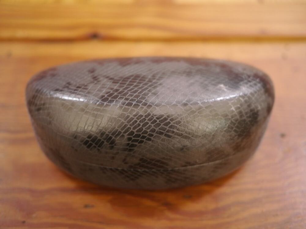 JOAN RIVERS Faux Snakeskin Black Grey Hard Shell Clamshell Sunglasses Case